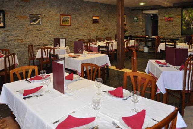 A Reigada Hotel Restaurante Grandas de Salime Esterno foto